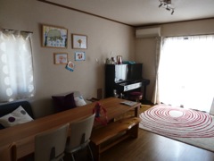 Bright living room left