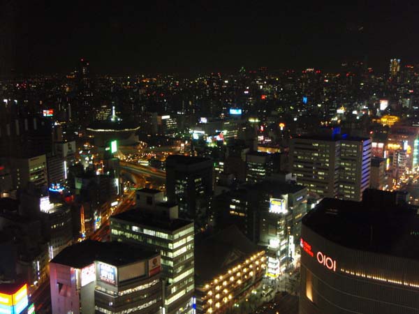 143 Osaka at night