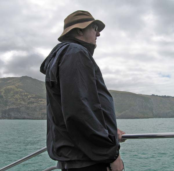 072 Bob Watching (S)