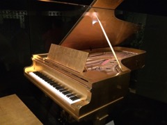 Elvis's golden piano