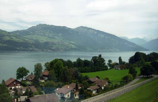 067 Lake Thun c