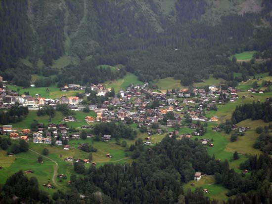 123 Wengen from cable car