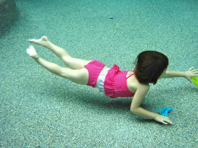 098 Diving for squid