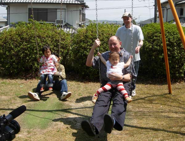 262 Poppie & Luca Swinging